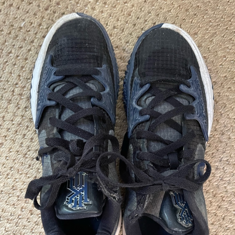 Mens pre-owned Nike Kyrie low 4 TB BLACK/white midnight/navy